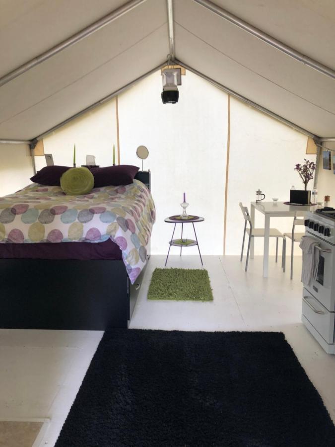 Vines And Puppies Glamping Hideaway Hotell Jade City Eksteriør bilde